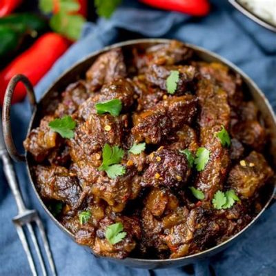  Rendang! Bir Keşif Yolculuğu: Baharatlı ve Kremsi Lezzetlerin Dansı